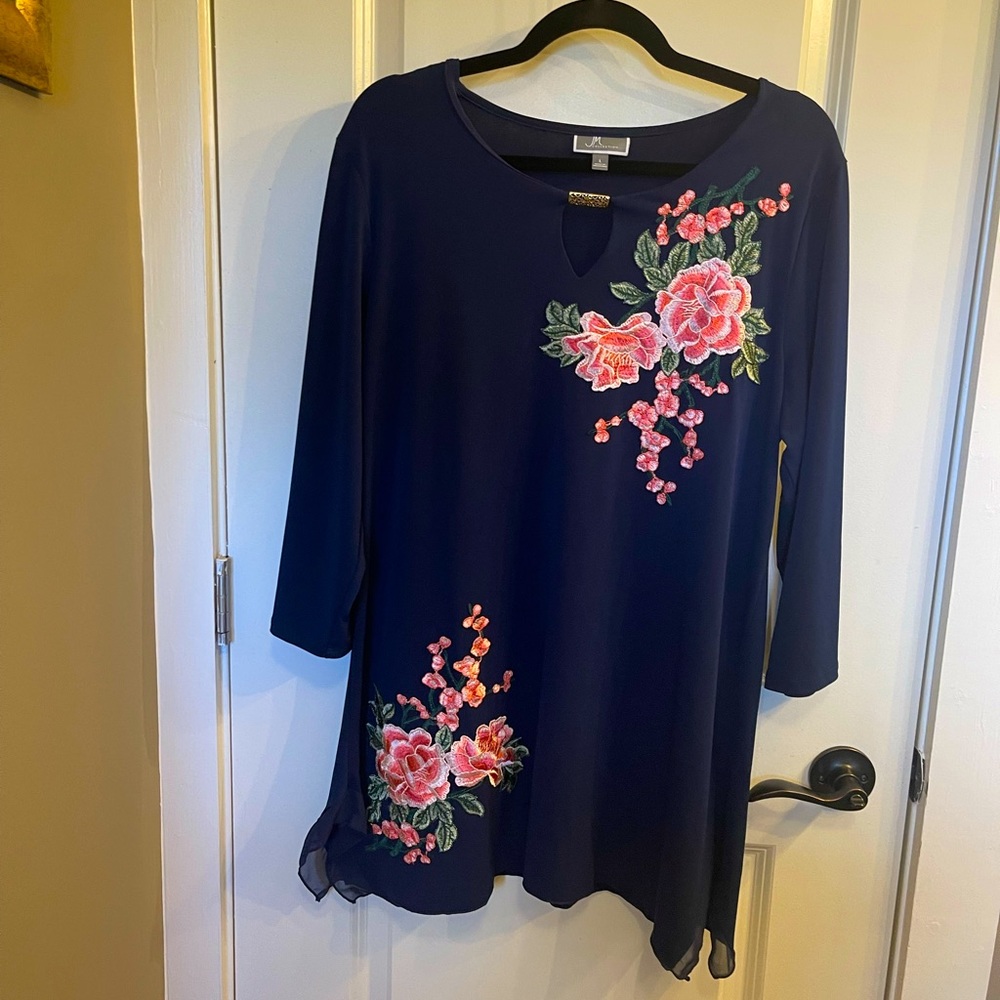 JM Collection navy blue tunic top with Embroidered floral design Size L